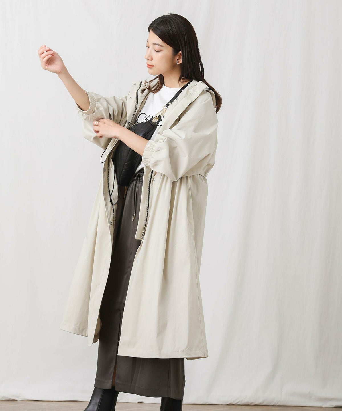 ライトベージュ