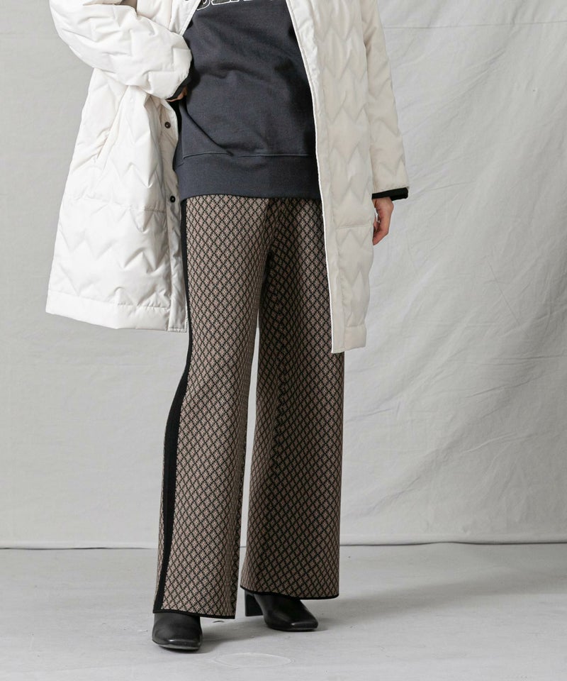 ベージュ×ブラック