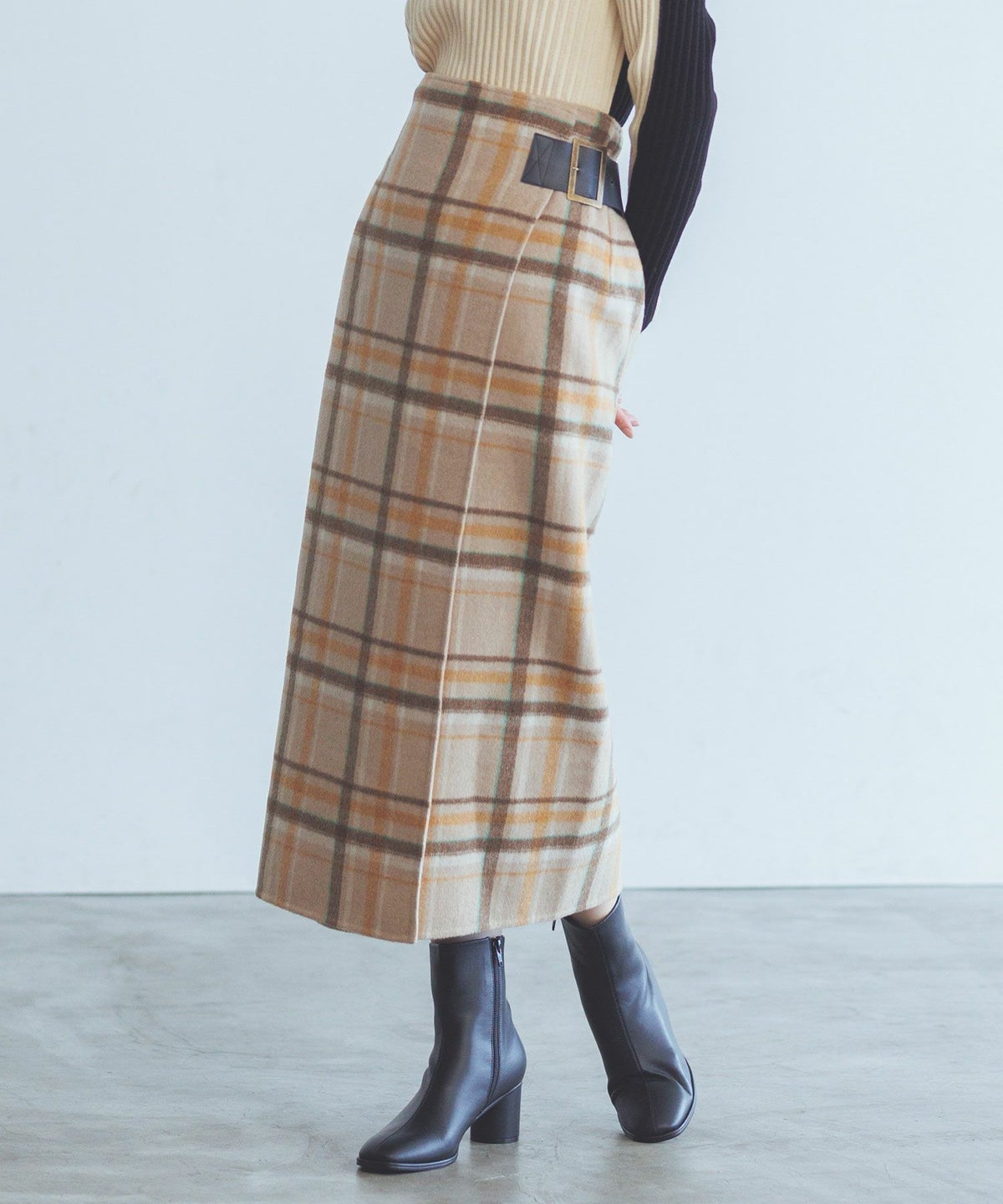 ベージュ×ブラウン