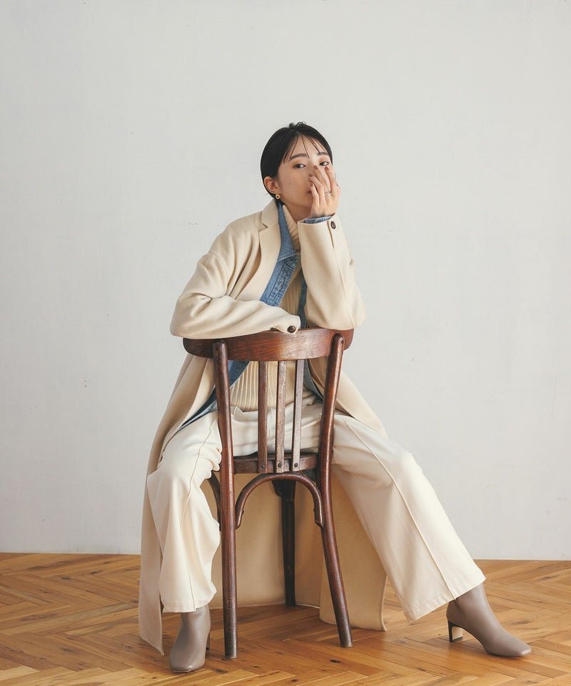 イエローベージュ