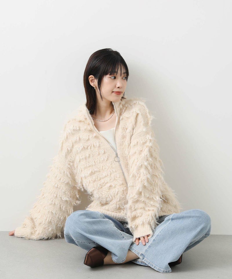 ベージュ