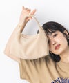 ベージュ