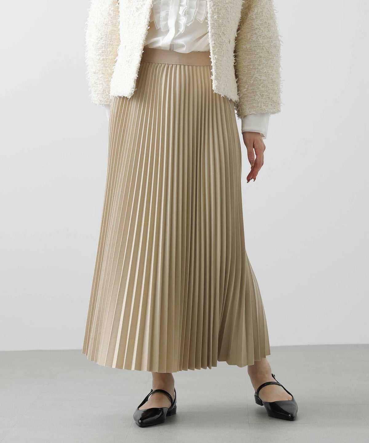 ライトベージュ