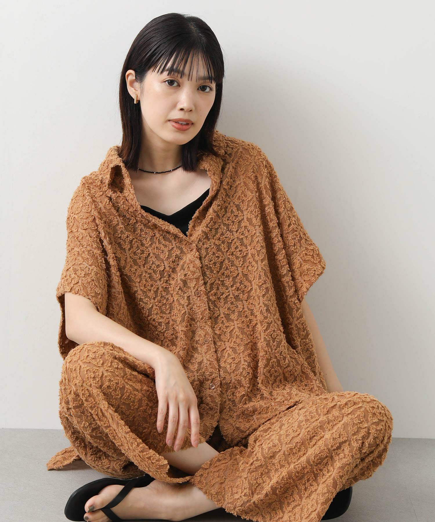 Gready Brillianta幾何カットジャガードフレンチスリーブシャツ