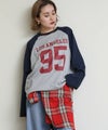 グレー
