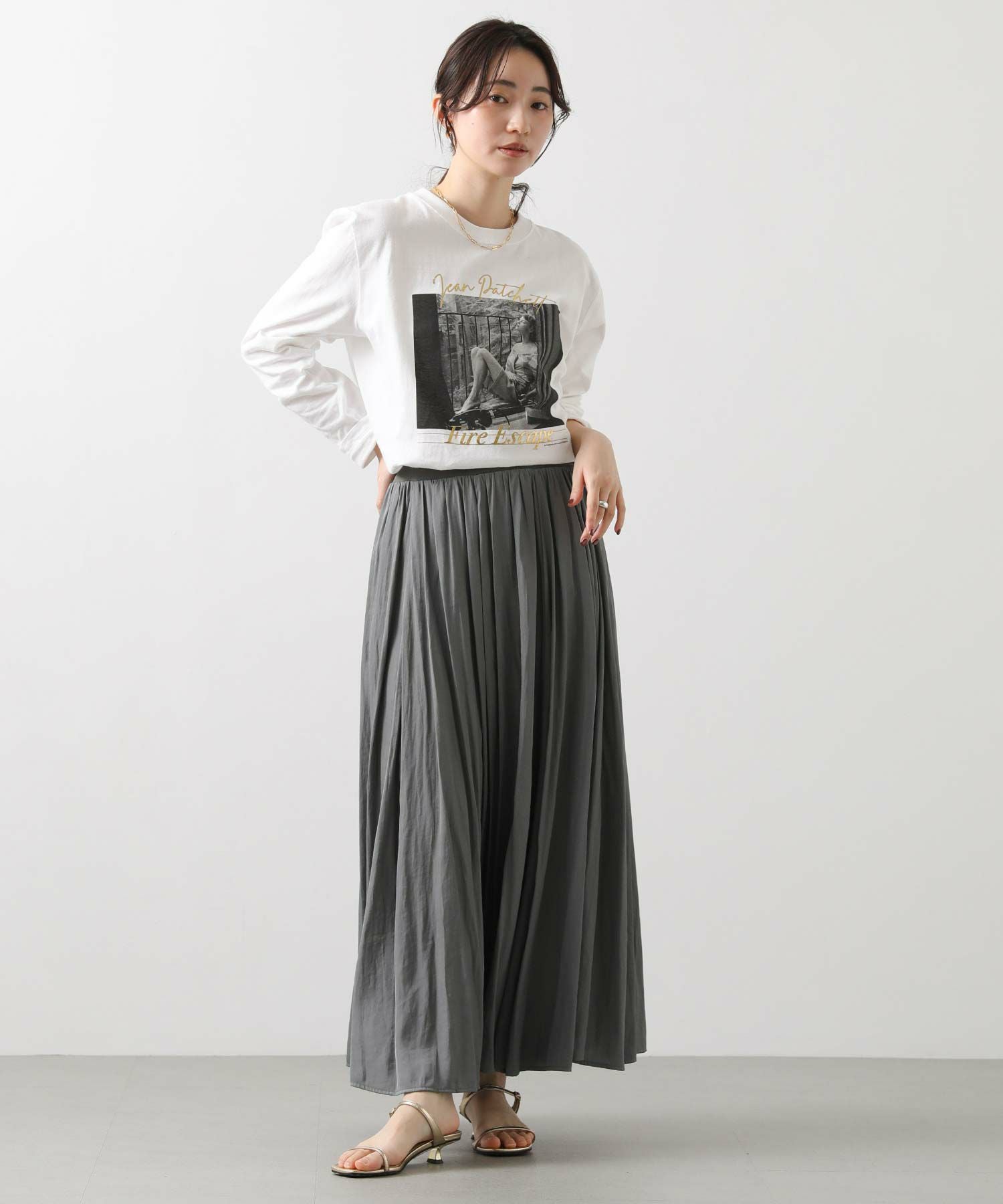 美品 アストラット 3,3万円 高級プリーツスカート マキシスカート ホワイト Dream garden（ドリームガーデン） スカート 光沢感あるロングプリーツ