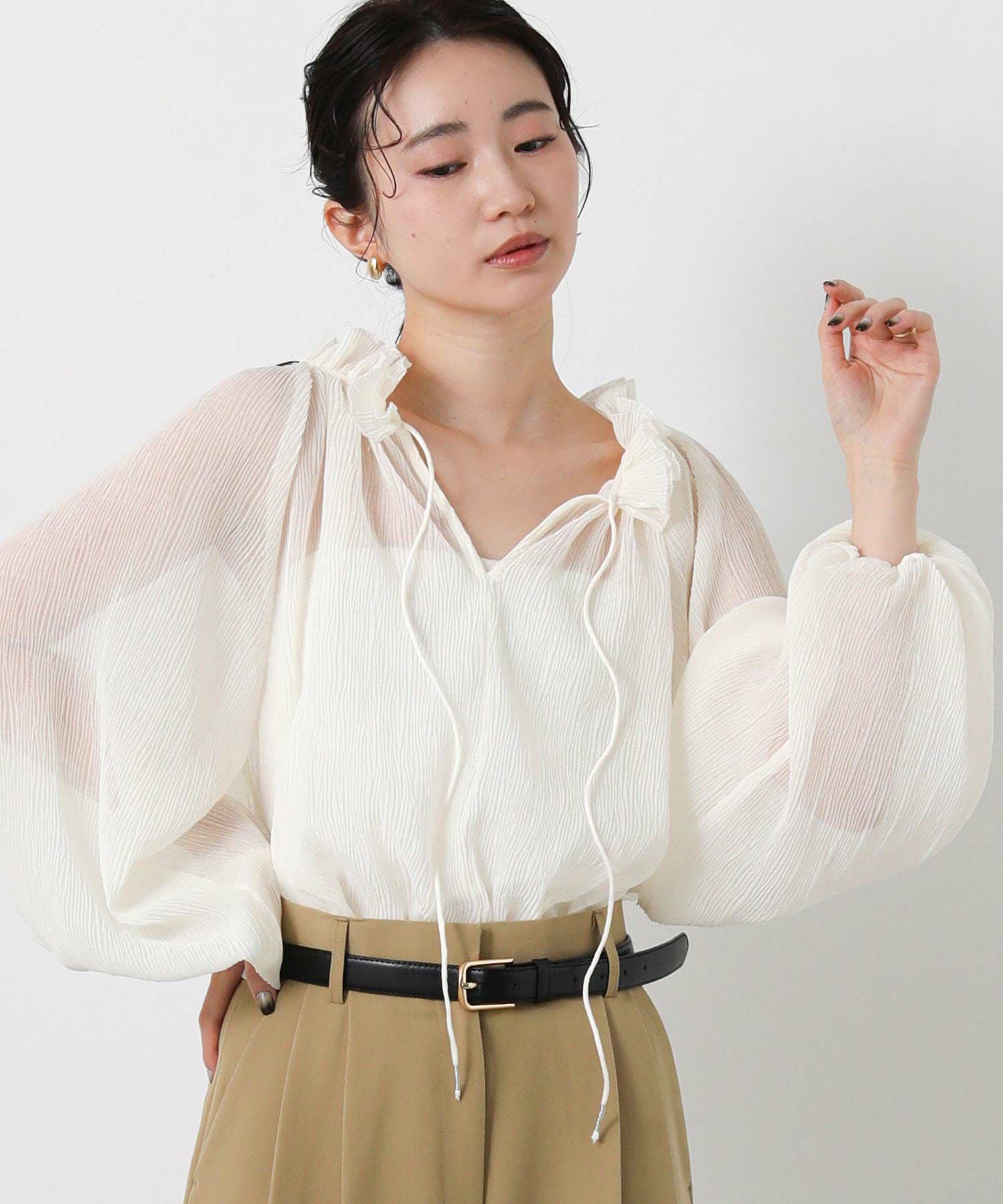 Gready Brilliant 楊柳フリルネックパフスリーブブラウス アイボリー