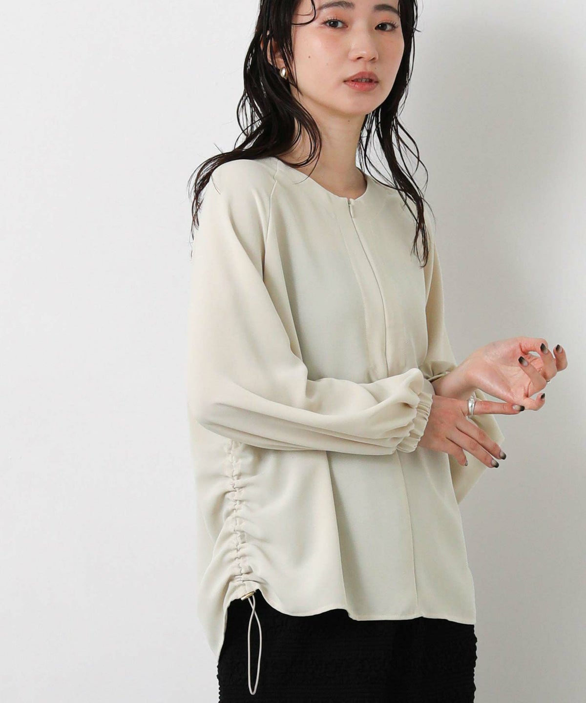 ライトベージュ