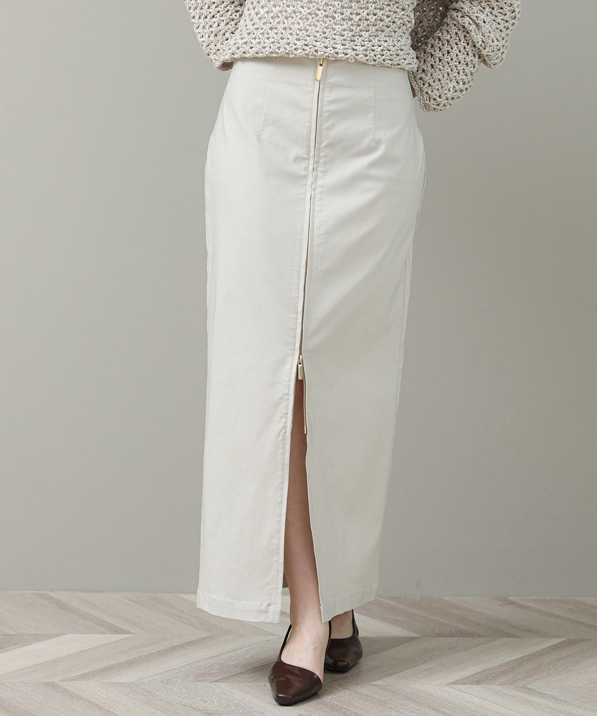 ライトベージュ