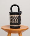 ベージュ×ブラック