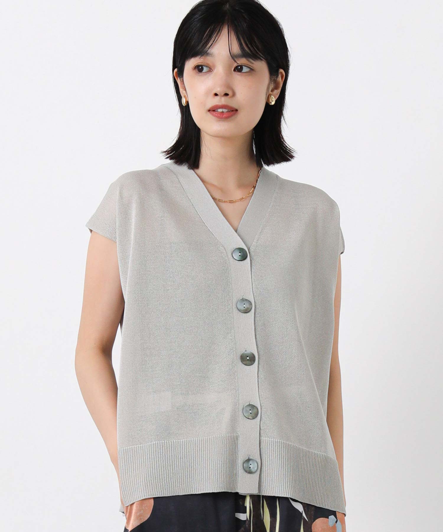 Gready Brilliant グレー Vネックベスト Gready BrilliantシアーフレンチVネックニットベスト | SEKIMIKI Online