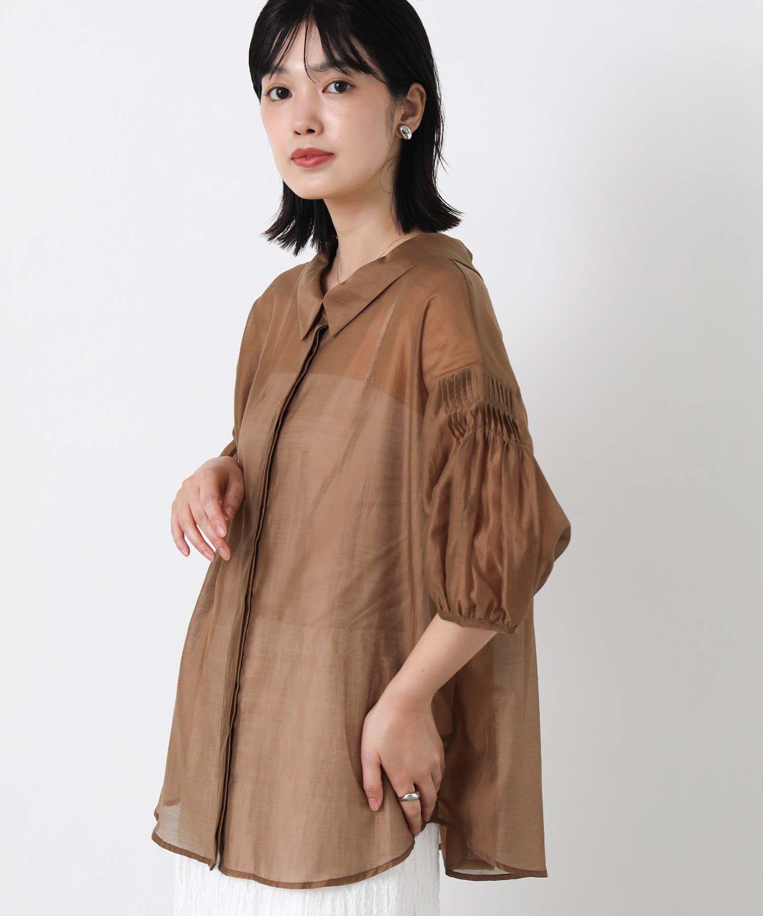 Gready Brilliant シアー衿バックピンタック5分袖ブラウス