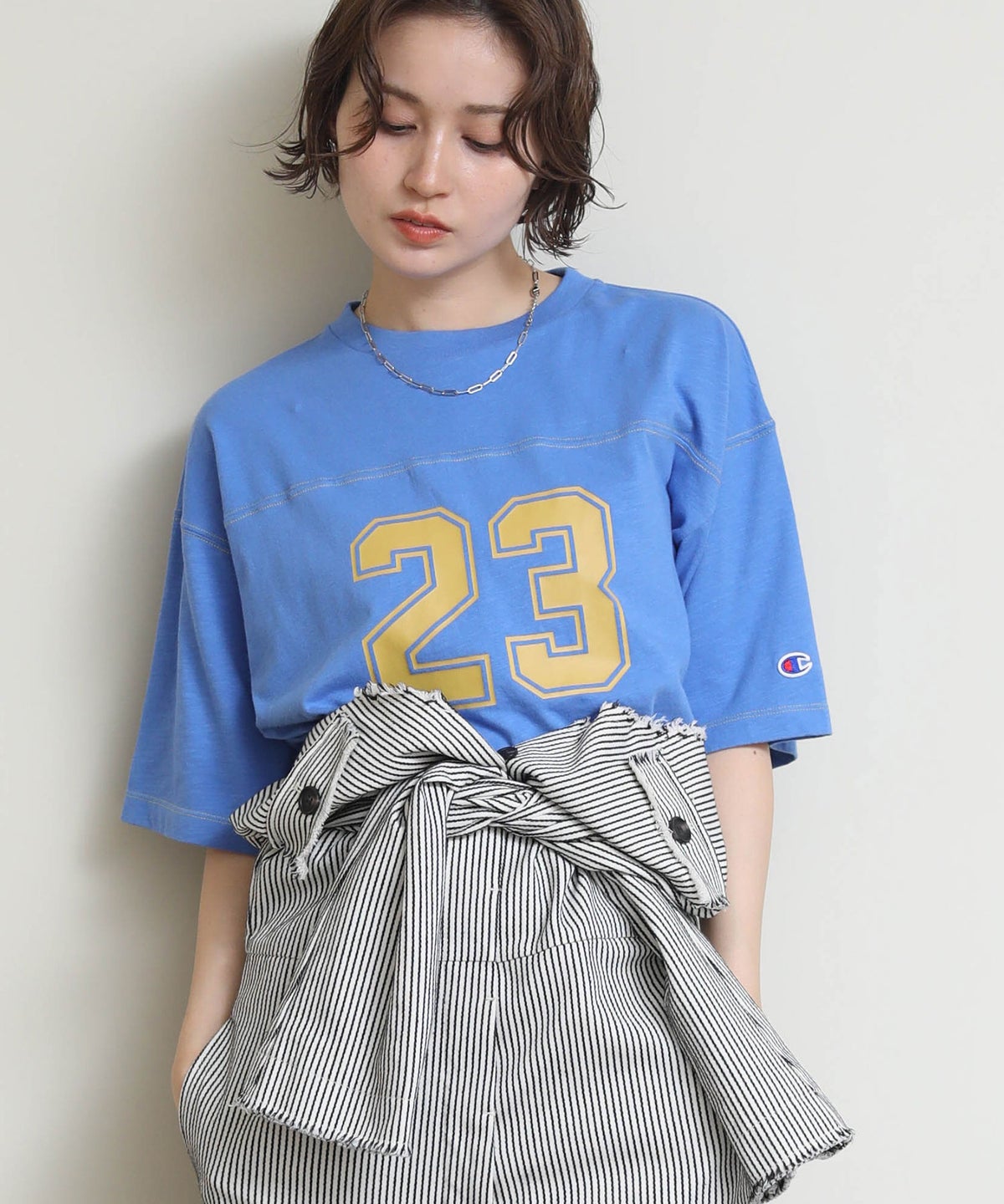 ブルー