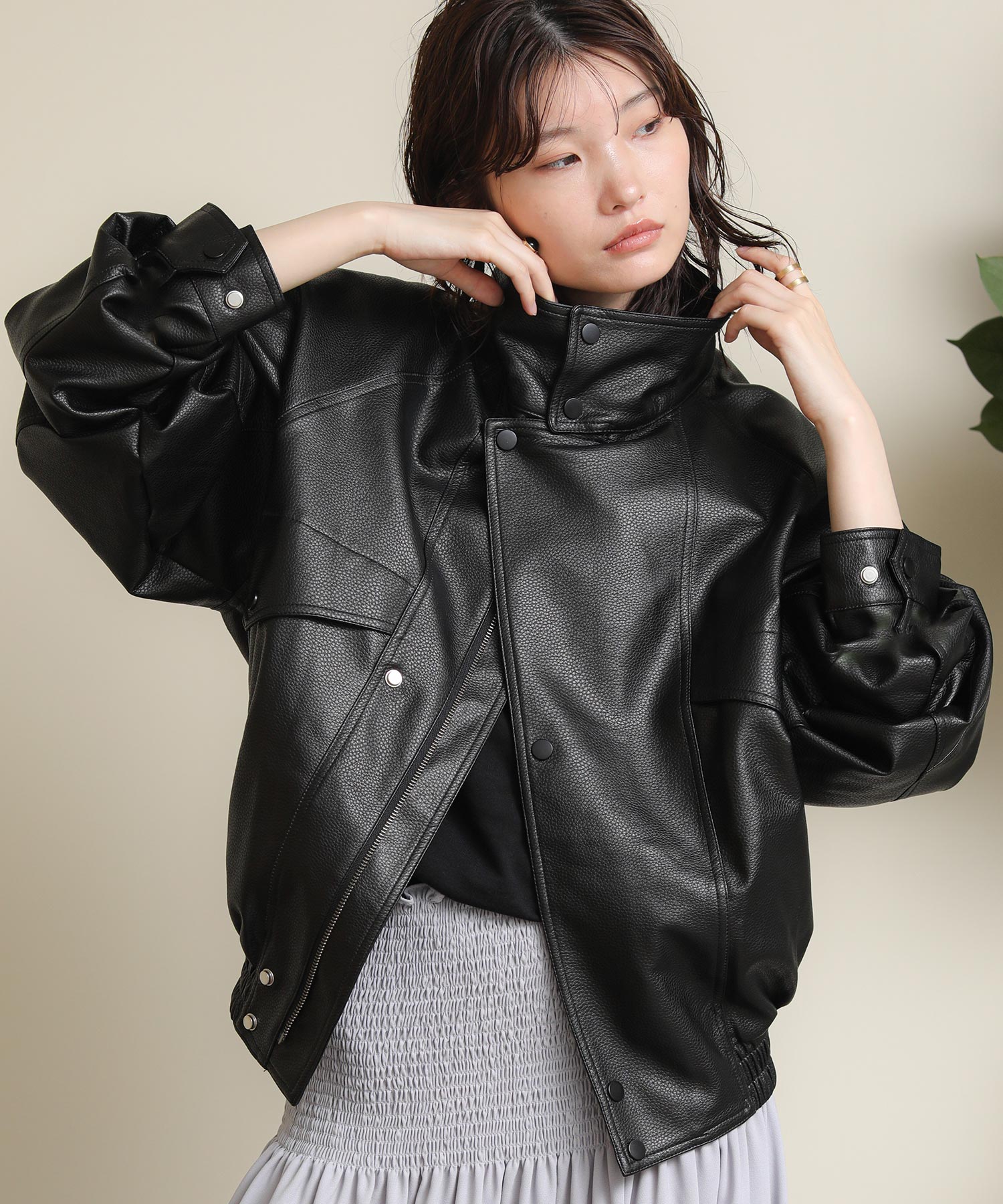 The rejoiceフェイクレザースタンドブルゾン【オンライン限定先行予約