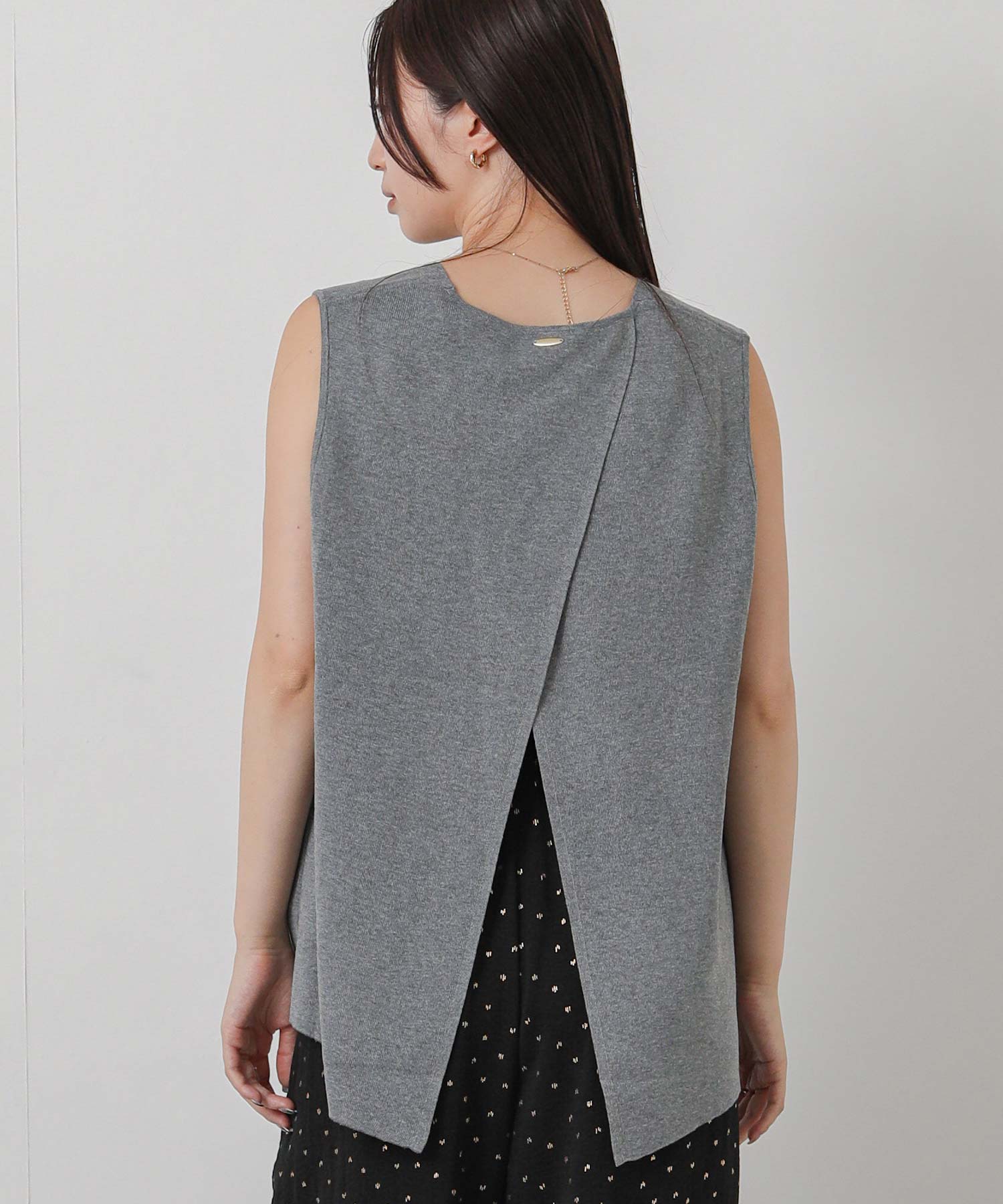 Gready Brilliant グレー Vネックベスト Gready Brilliant総針バックレイヤードVネックベスト | SEKIMIKI Online