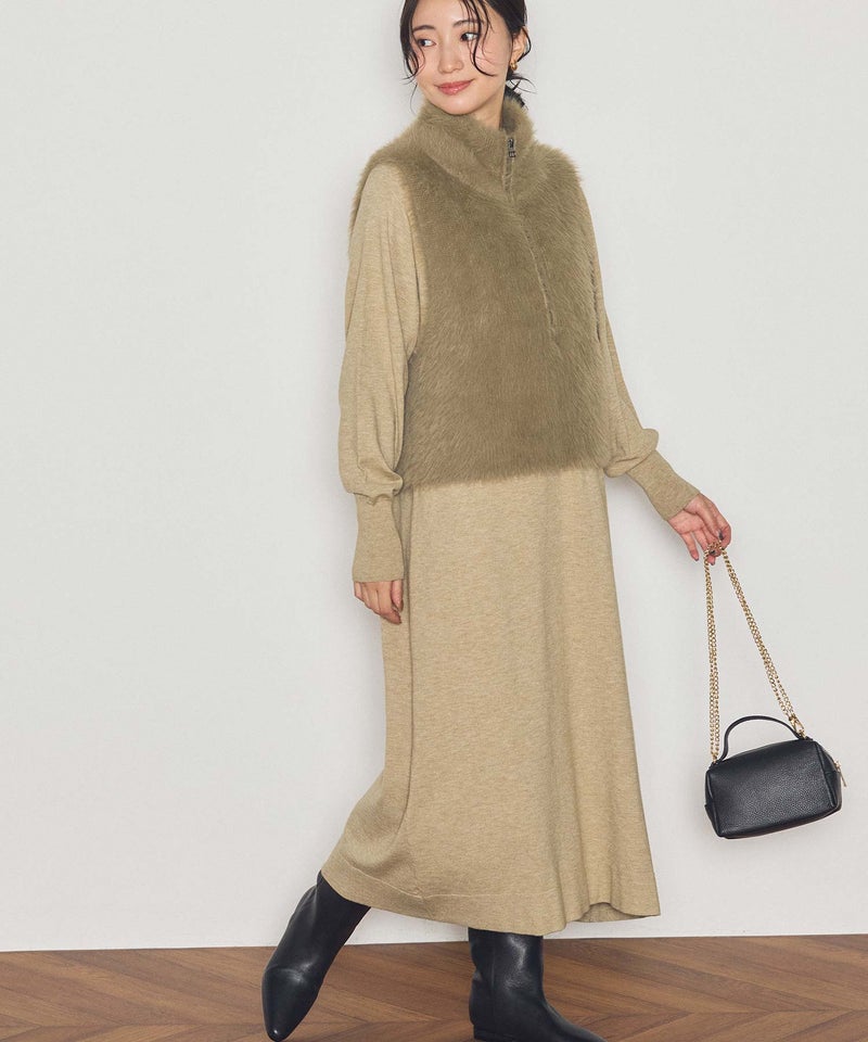 ベージュ