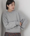 グレー