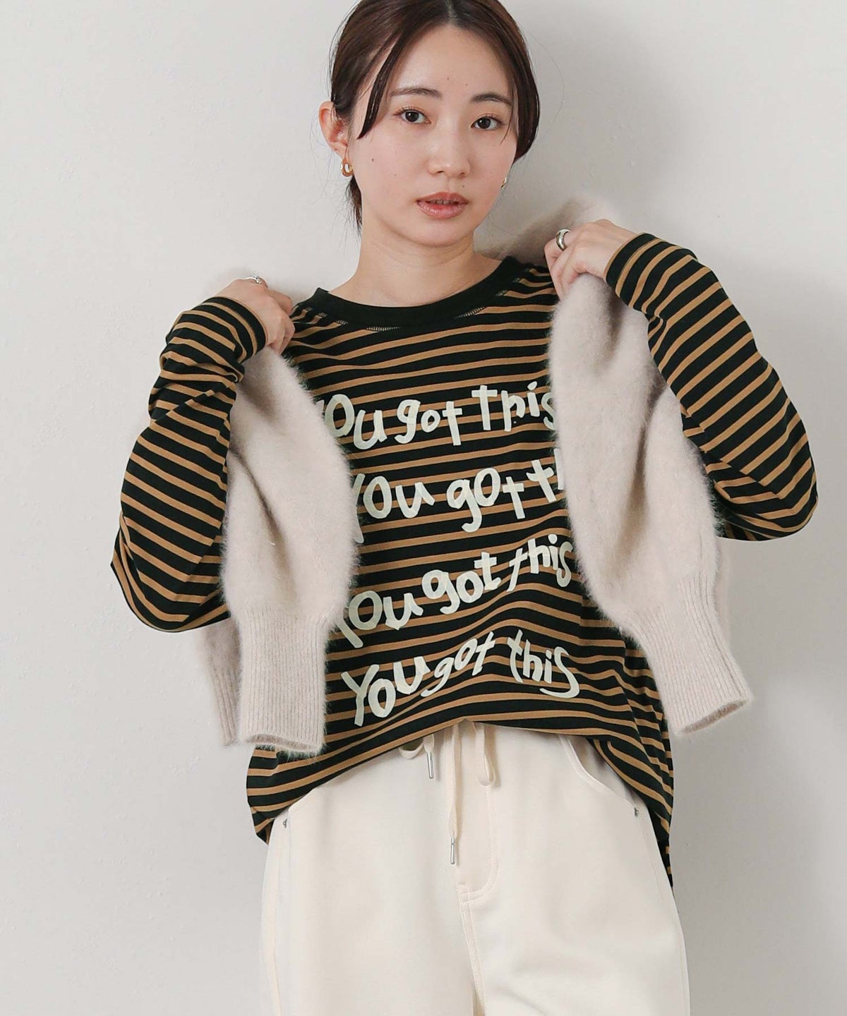 ベージュ×ブラック