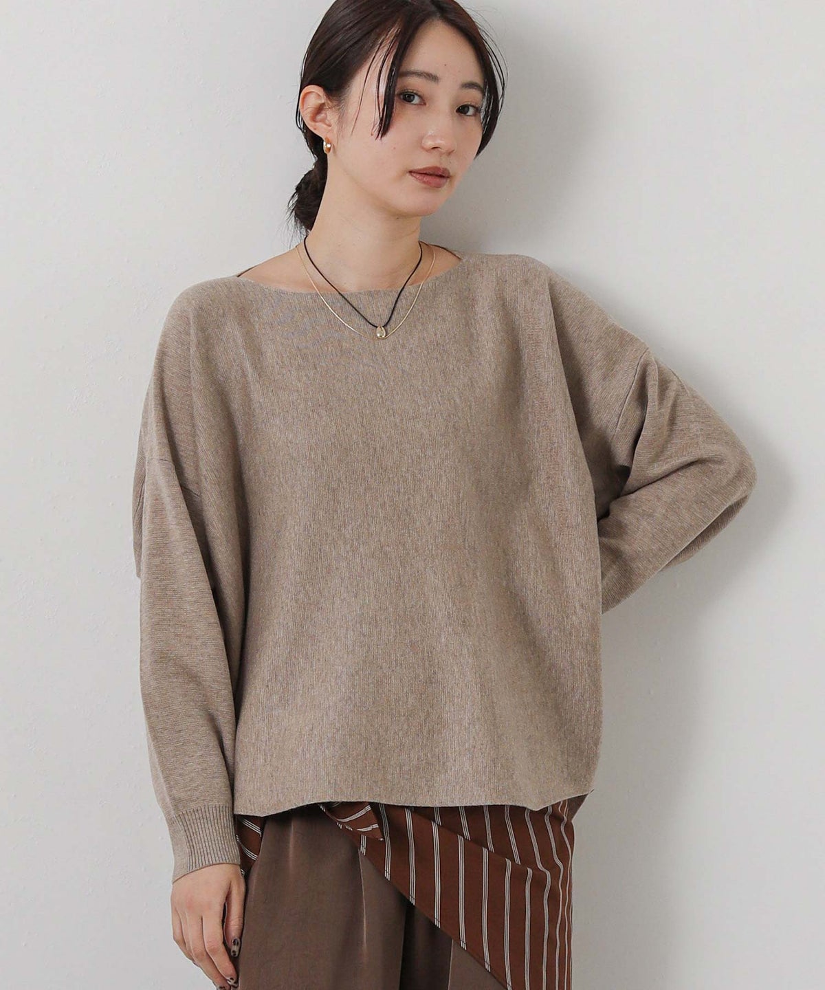 ベージュ