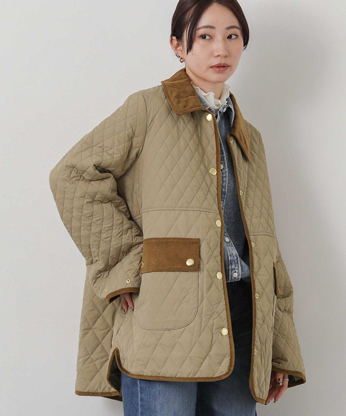 ベージュ